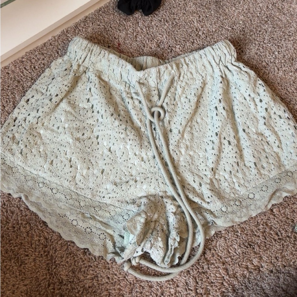 Lace Women's Shorts in Cream
